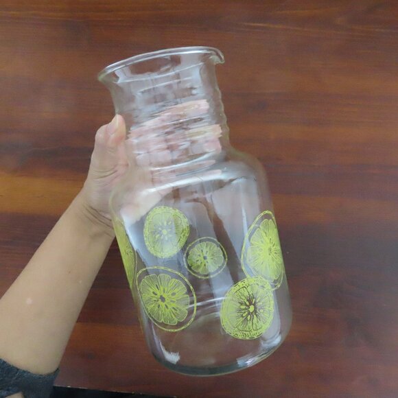 Vintage Pyrex Lemonade/Water Pitcher with Citrus Lemon Print - Picture 6 of 15